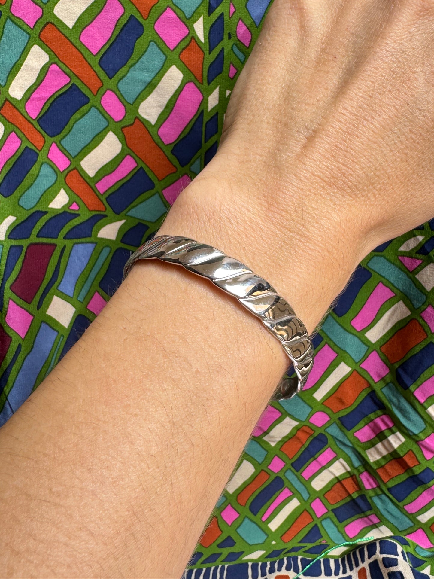 Oblique steel bracelet