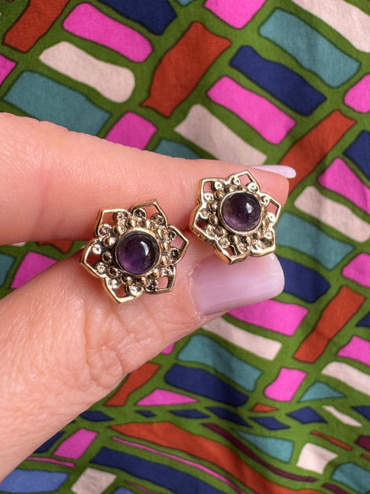 Orecchini boho dorato lobo viola