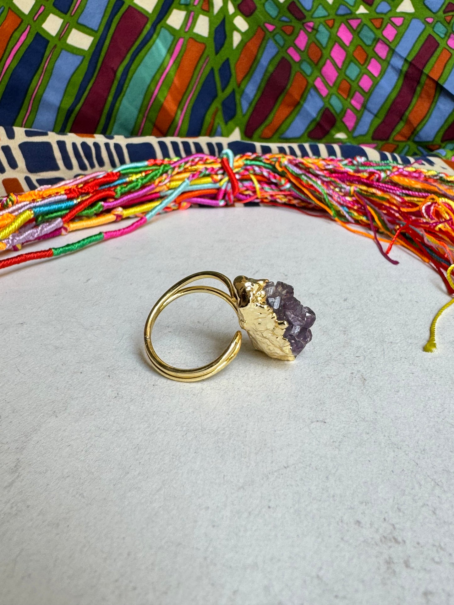 Golden ring with amethyst chips 1