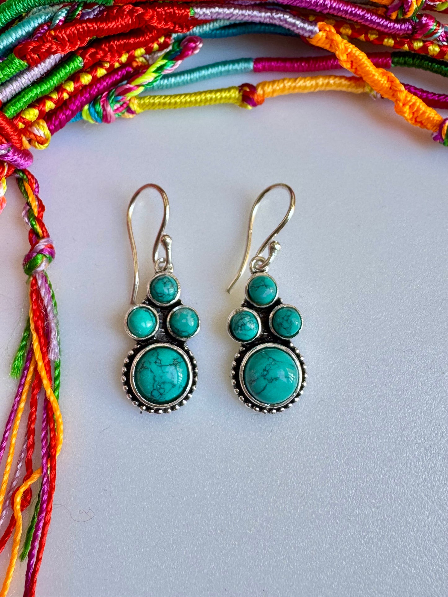 Orecchini boho argentato turchese V3