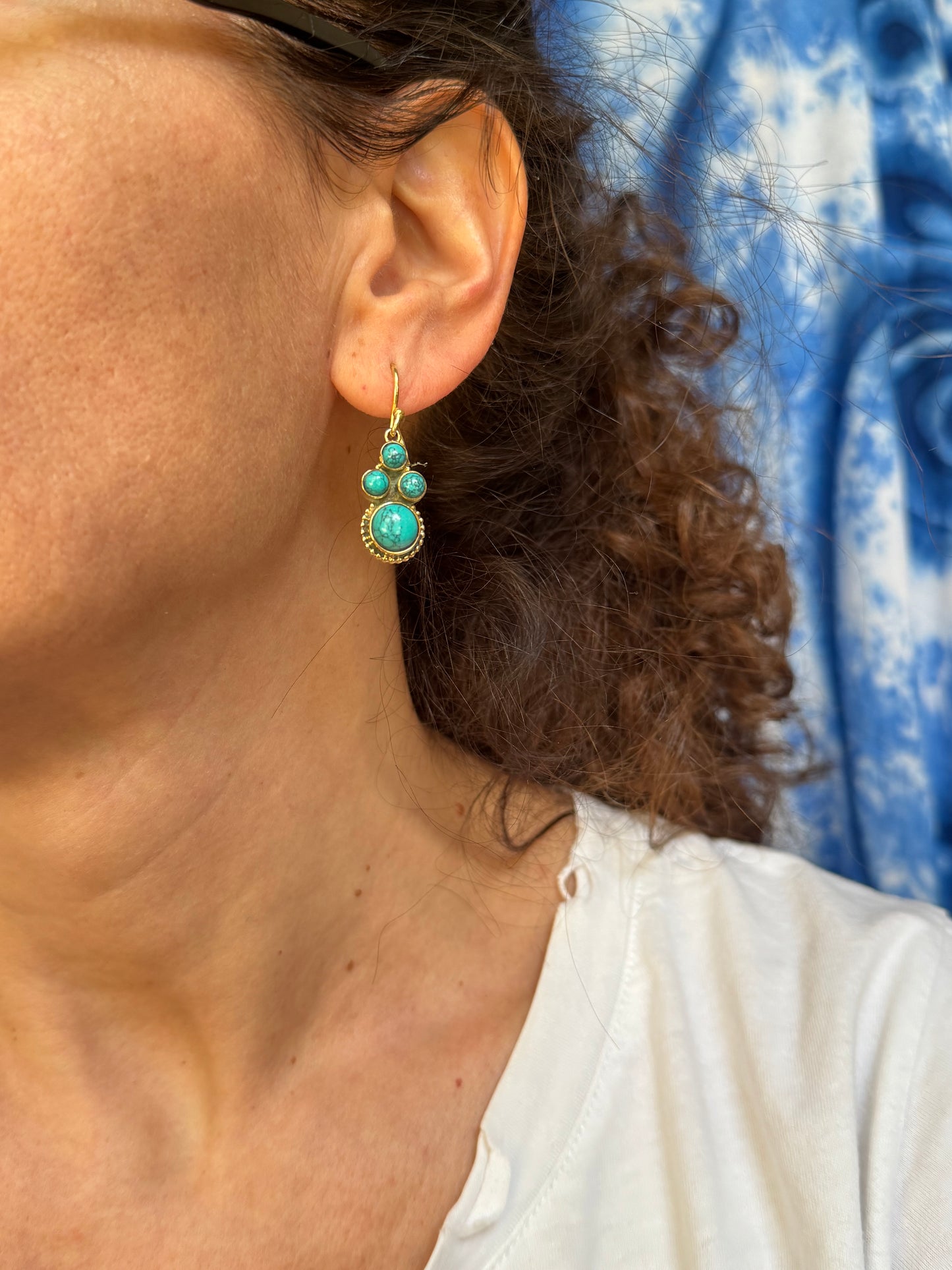 Orecchini boho dorato turchese V5