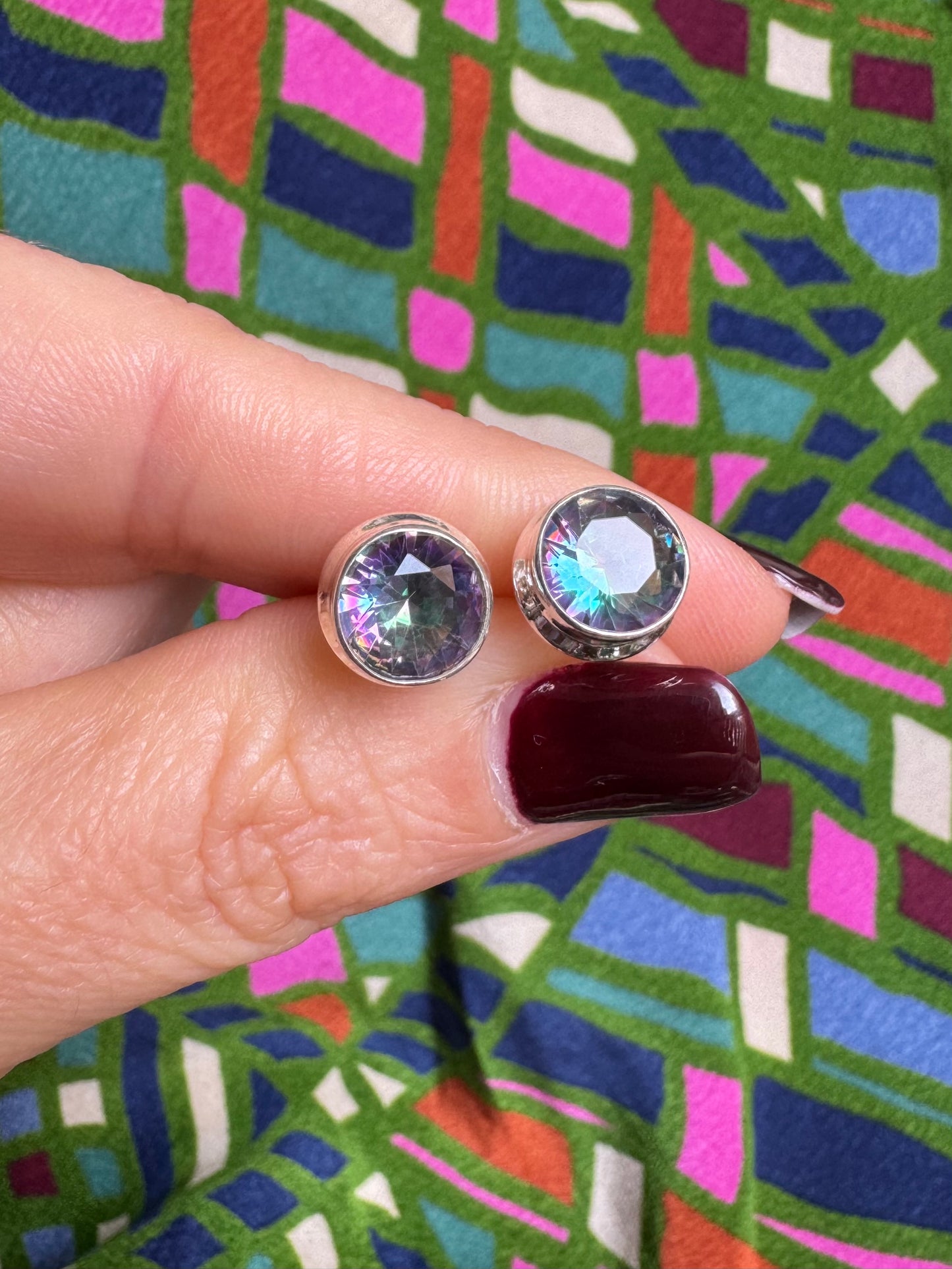 Ohrstecker aus 925er Silber mit Mystic Stone