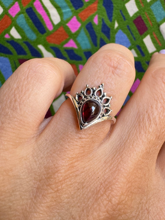 925 silver garnet ring size 10/11 X40