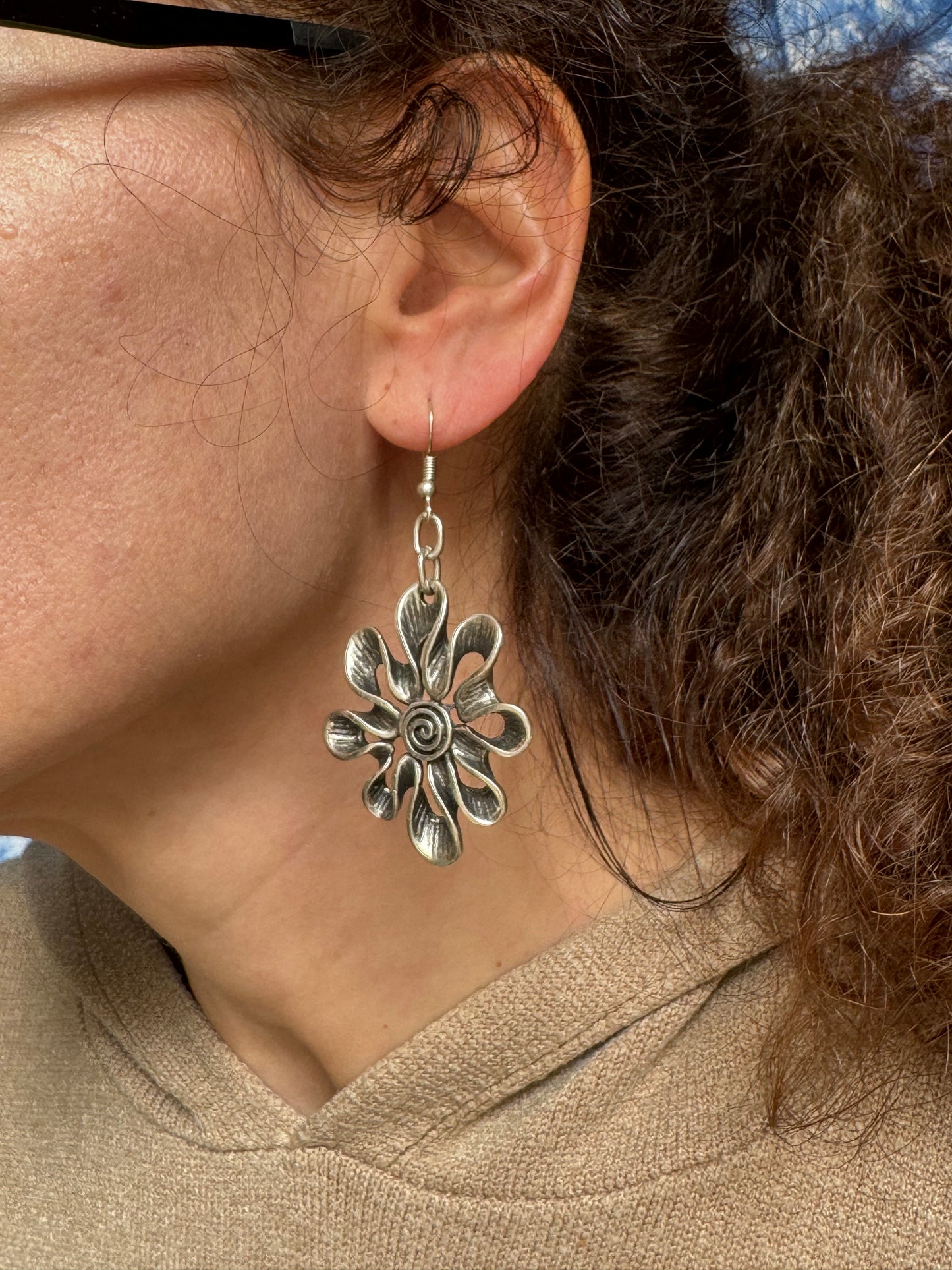 Stylized flower earrings