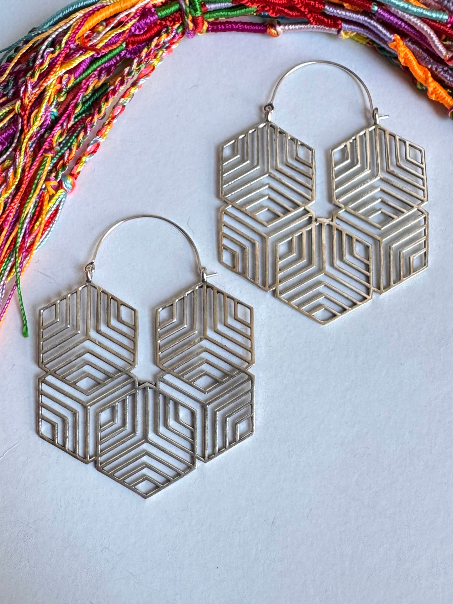 Orecchini boho argentati cerchi pentagono