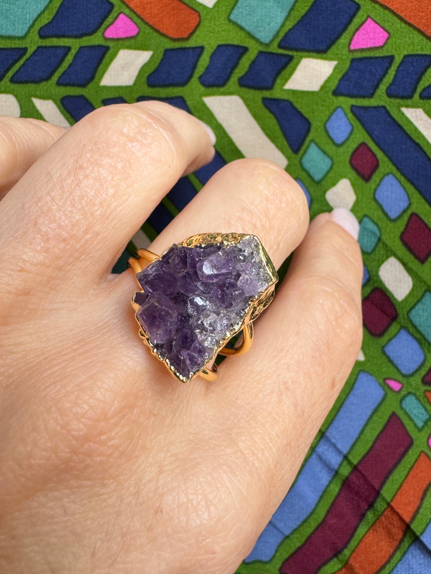 Golden ring with amethyst chips 4