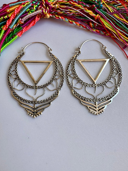 Silberne Boho-Ohrringe mit Spikes