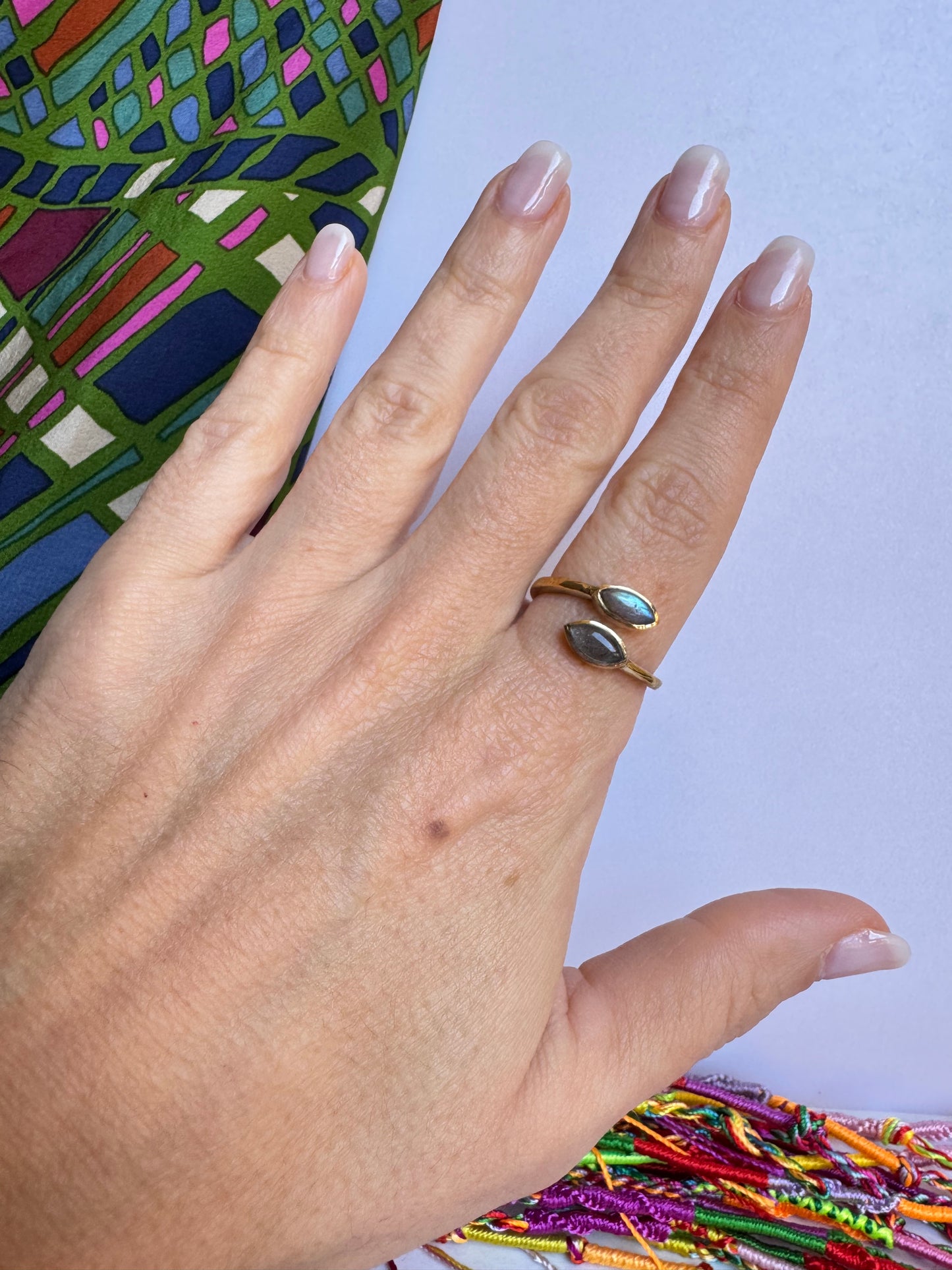 Anello boho dorato labradorite