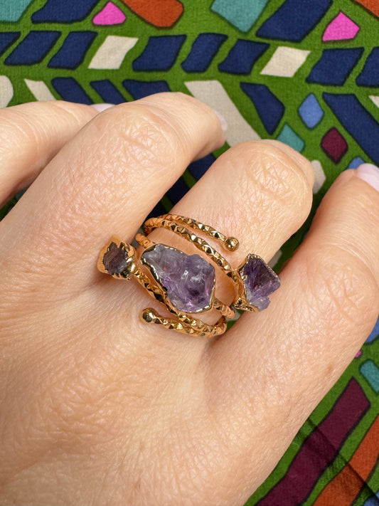 Golden ring with amethyst chips 5