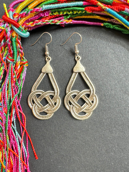 Zamak knot earrings