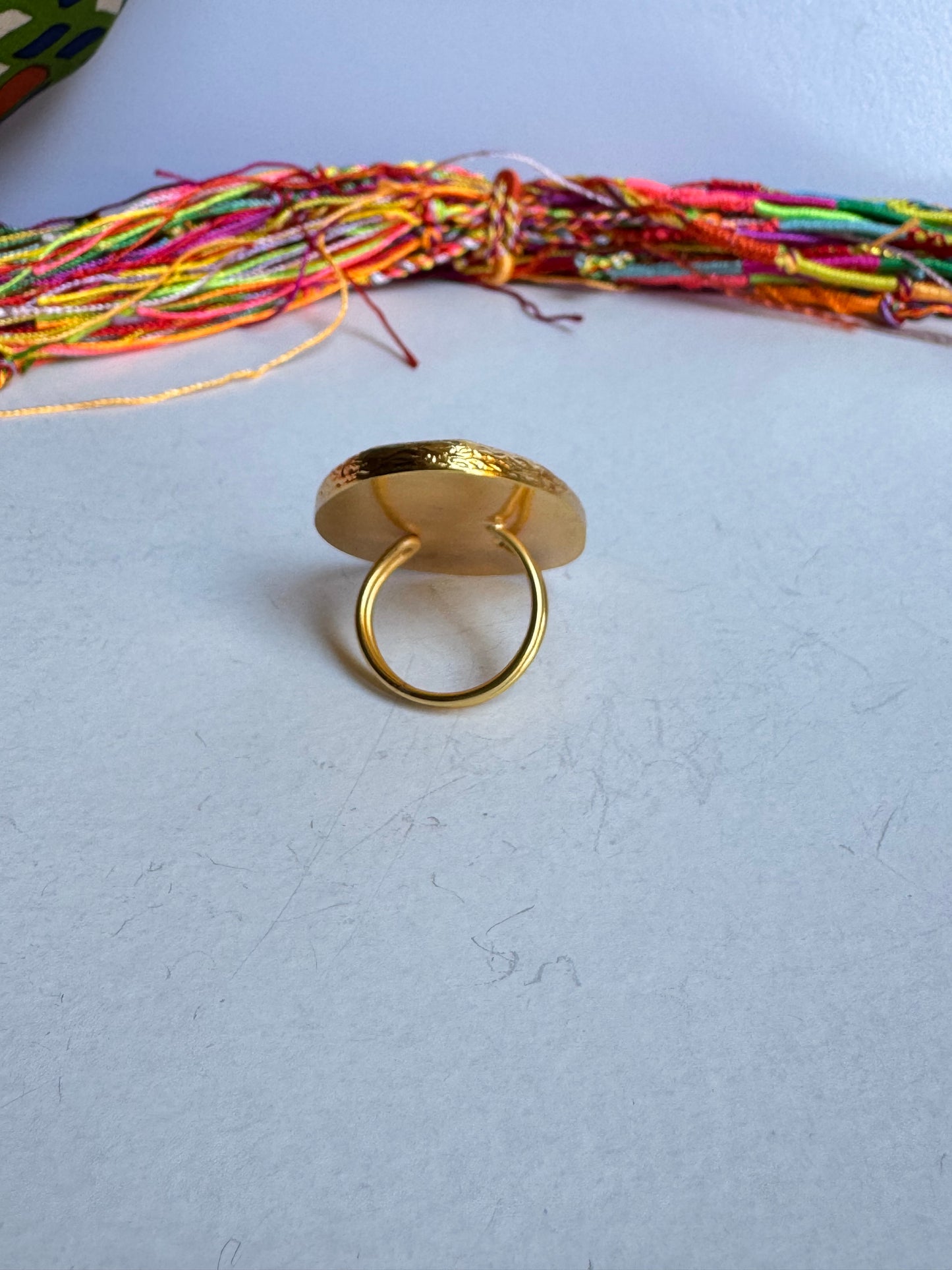 Anello dorato big verde chiaro