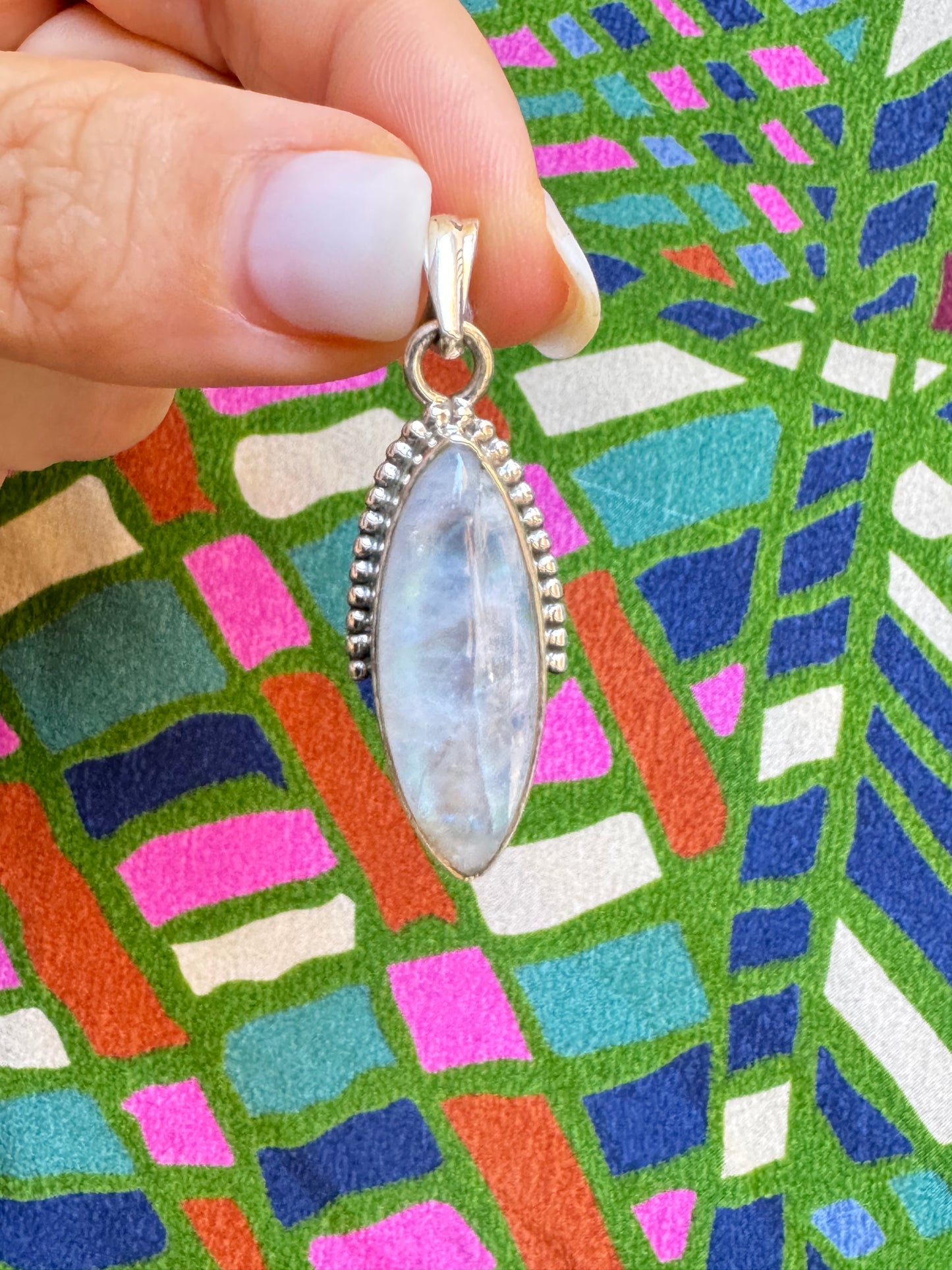 925 Silver Pendant Rainbow Moonstone C30