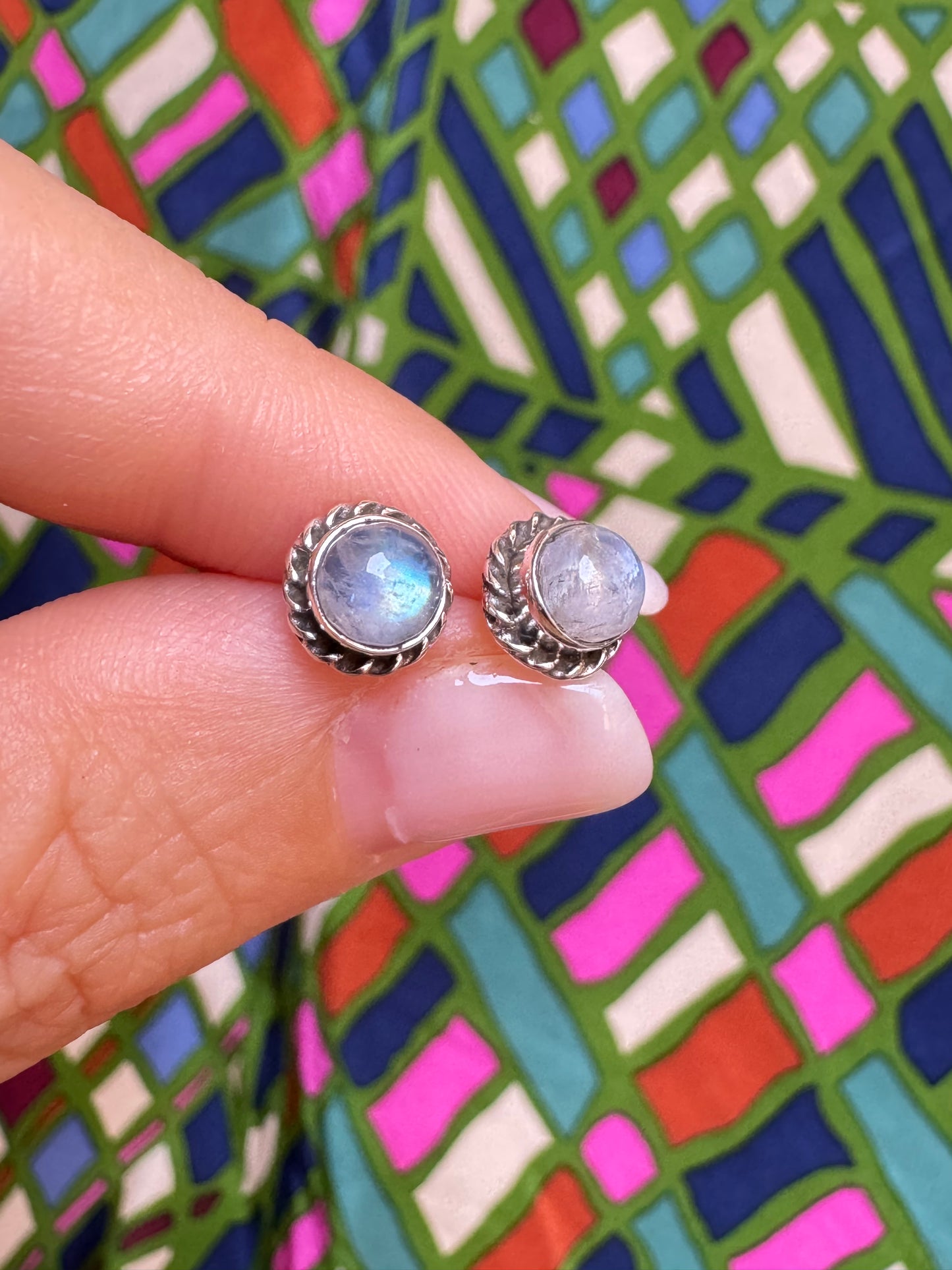 Mini lobe earrings 925 silver rainbow moonstone