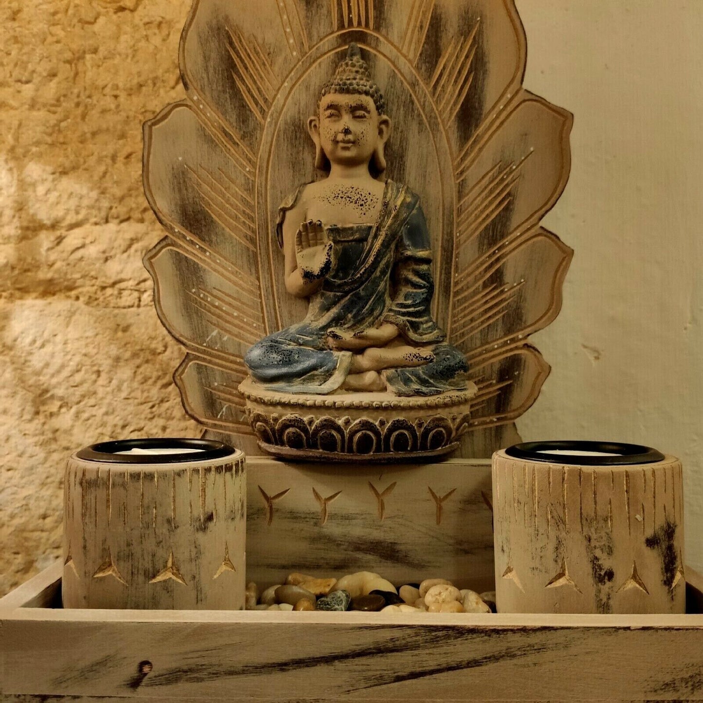 Tempelaltar-Zen-Garten mit Buddha Indien