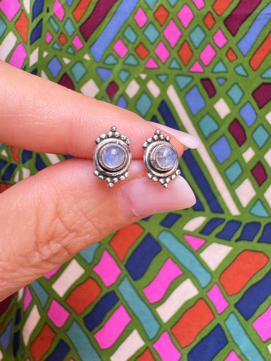 Mini lobe earrings 925 silver rainbow moonstone