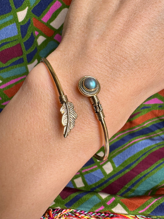 Goldenes Labradorit-Boho-Armband