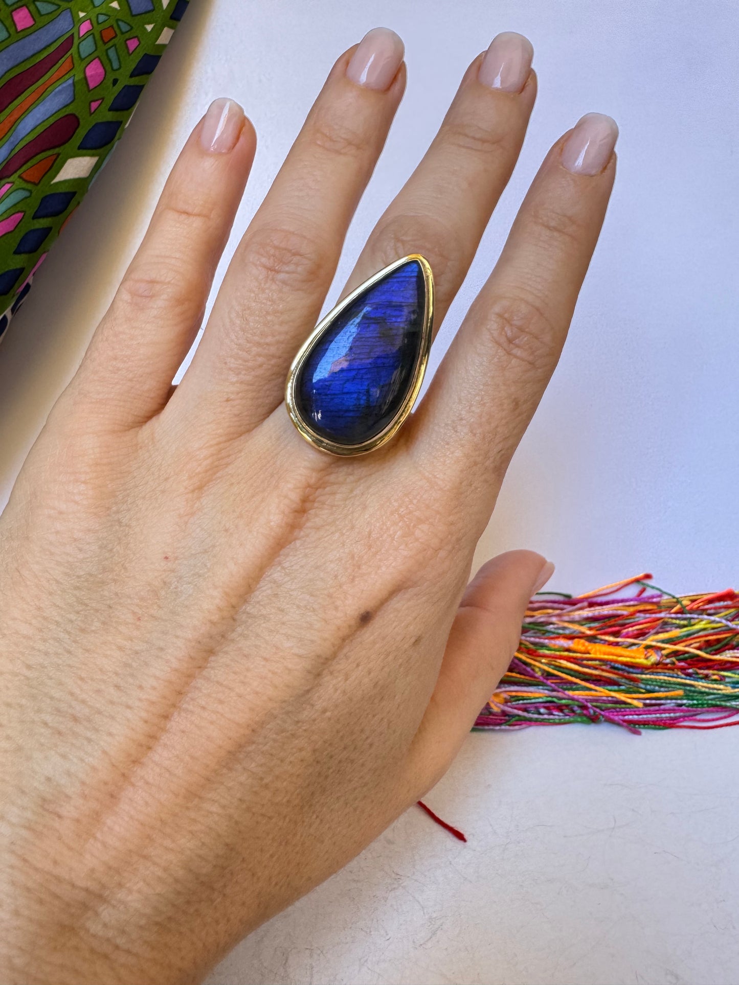 Anello boho dorato labradorite regolabile