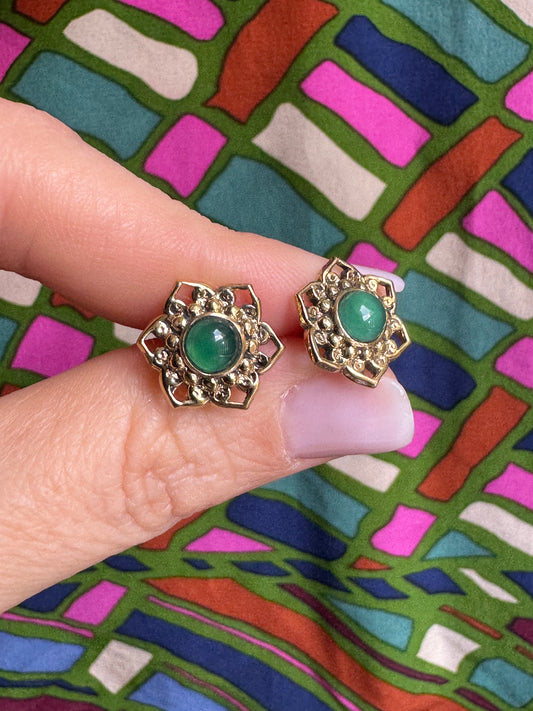 Orecchini boho dorato lobo verde