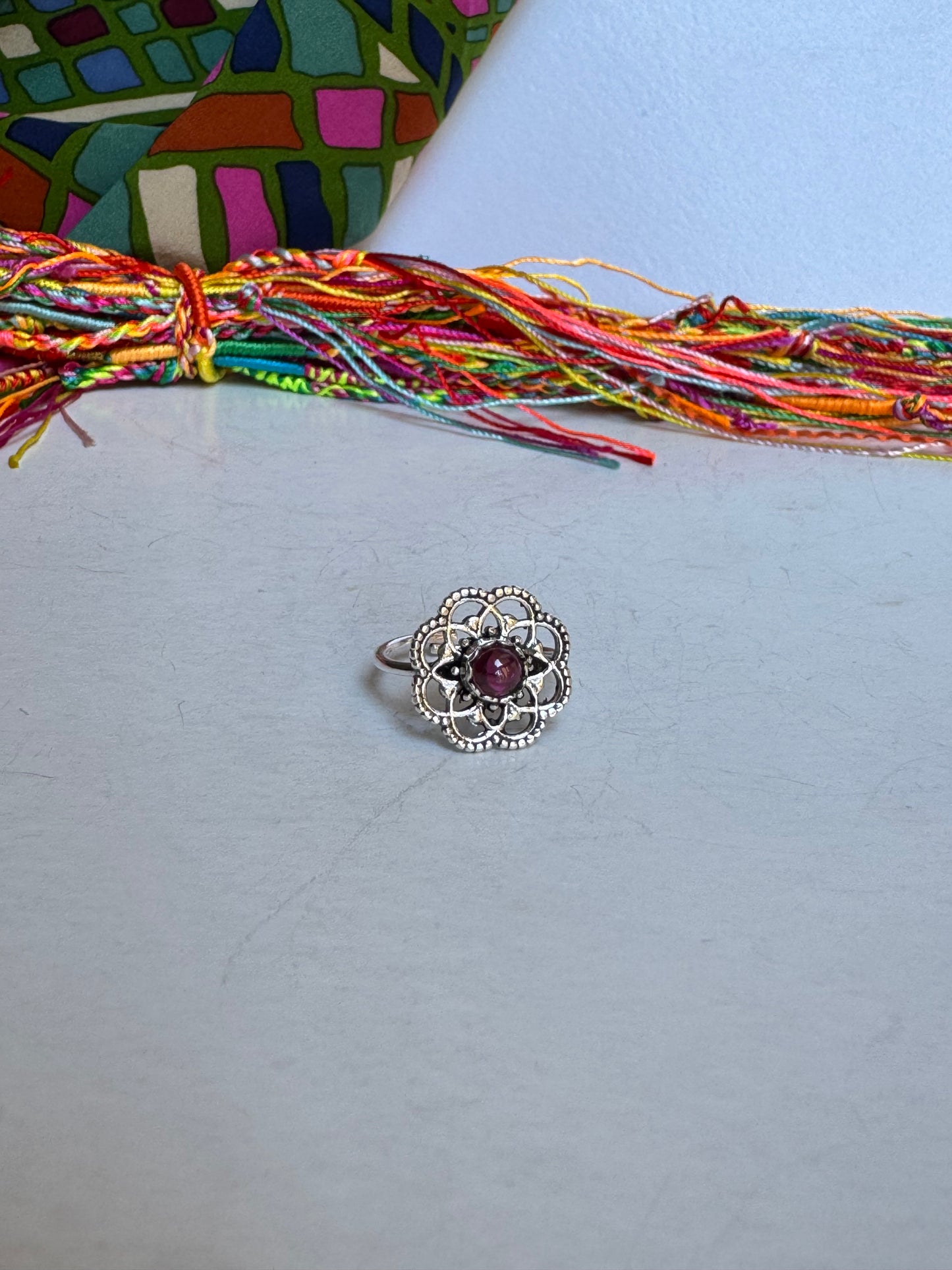 Anello boho argentato rosso