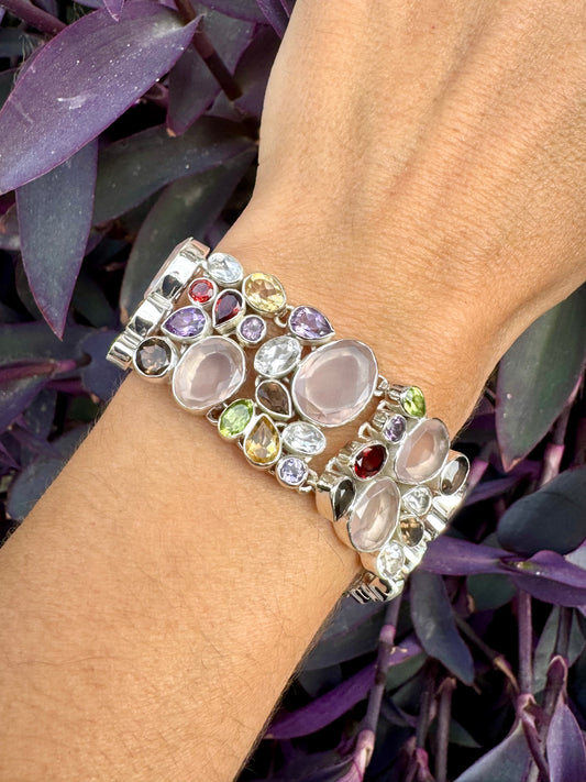 Manschettenarmband aus 925er Silber mit Rosenquarz und Halbedelsteinen