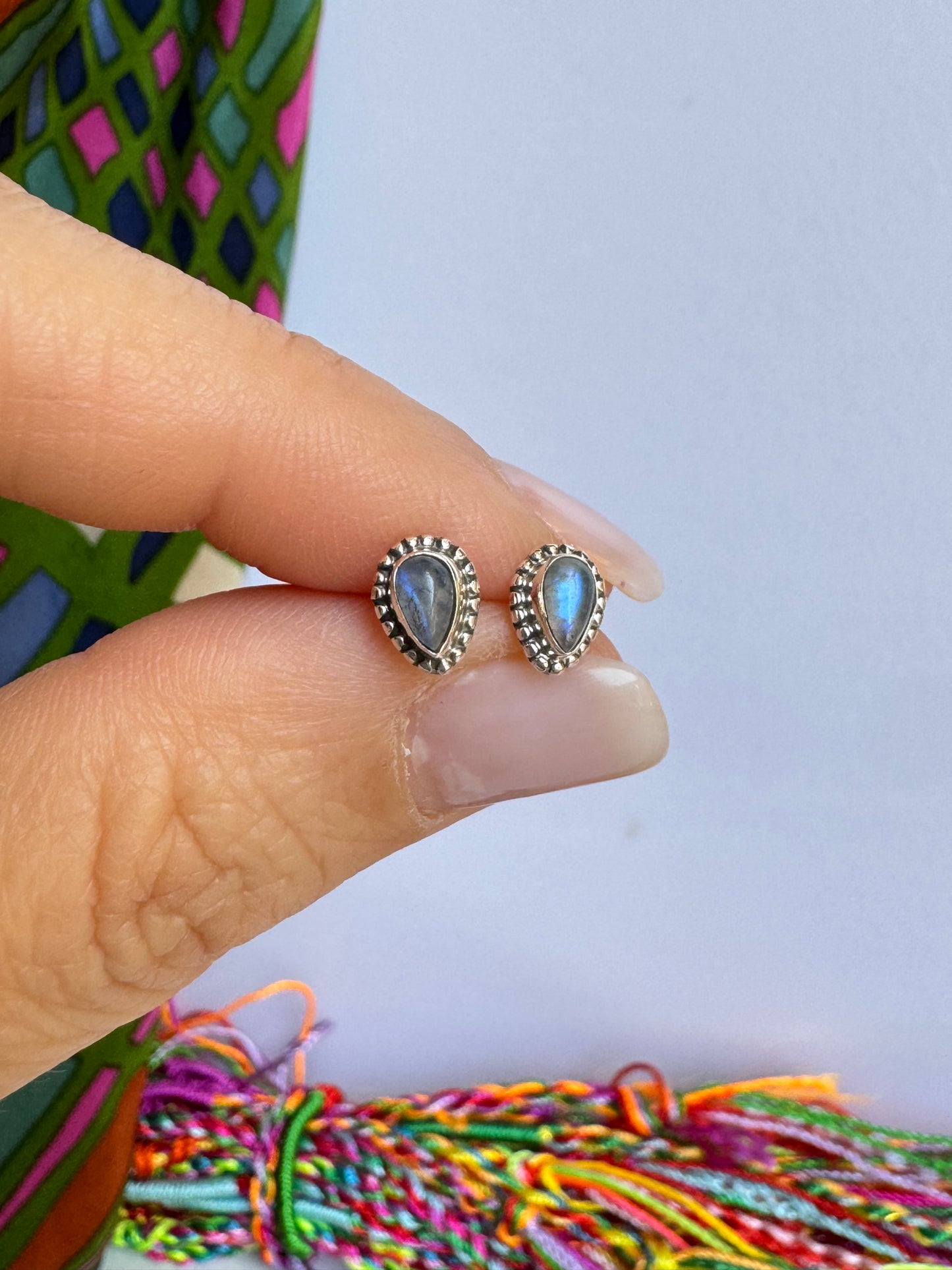 Orecchini mini lobo argento 925 pietra di luna arcobaleno