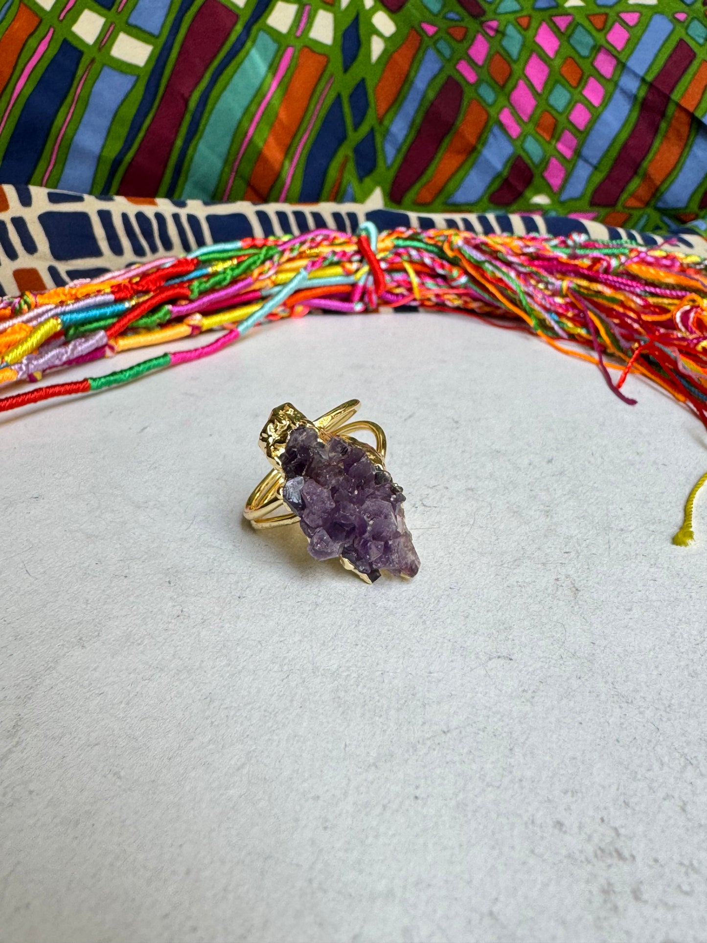 Golden ring with amethyst chips 1