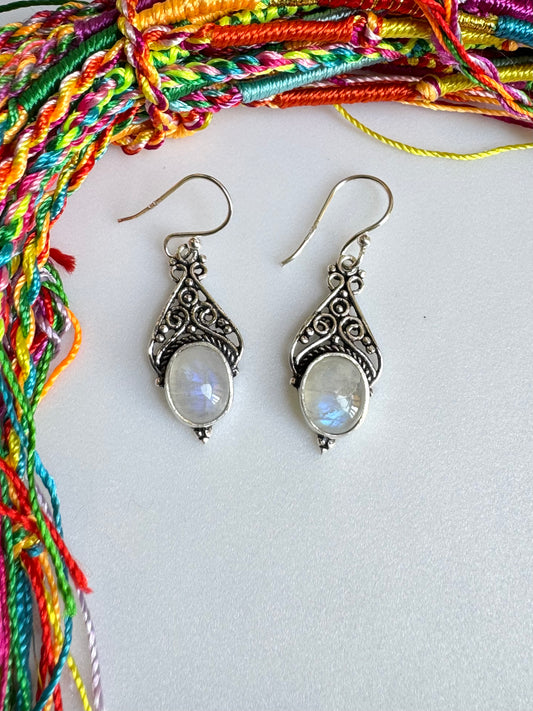 Regenbogen-Mondstein-Ohrringe aus 925er Silber