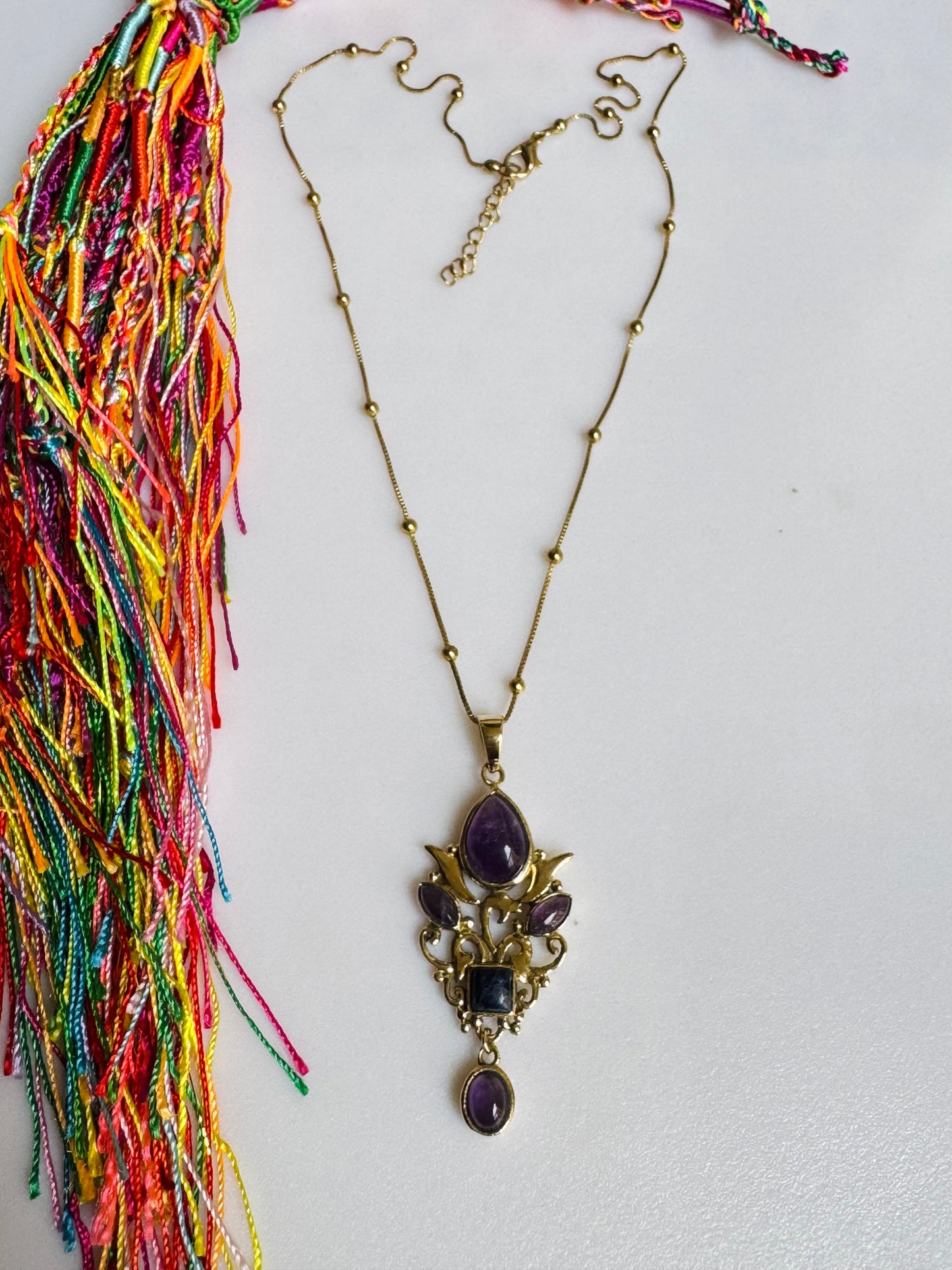 Collana boho dorata con ciondolo ametista