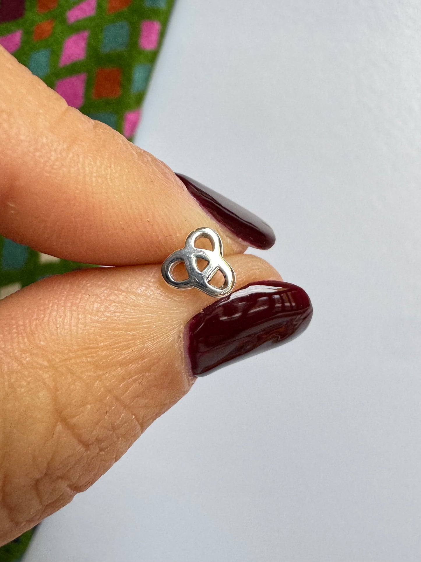 925 silver pretzel single lobe earring