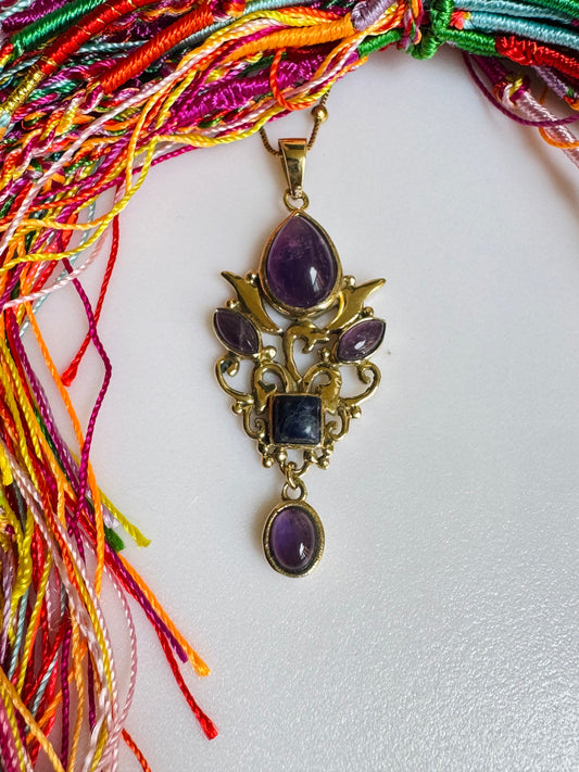 Collana boho dorata con ciondolo ametista