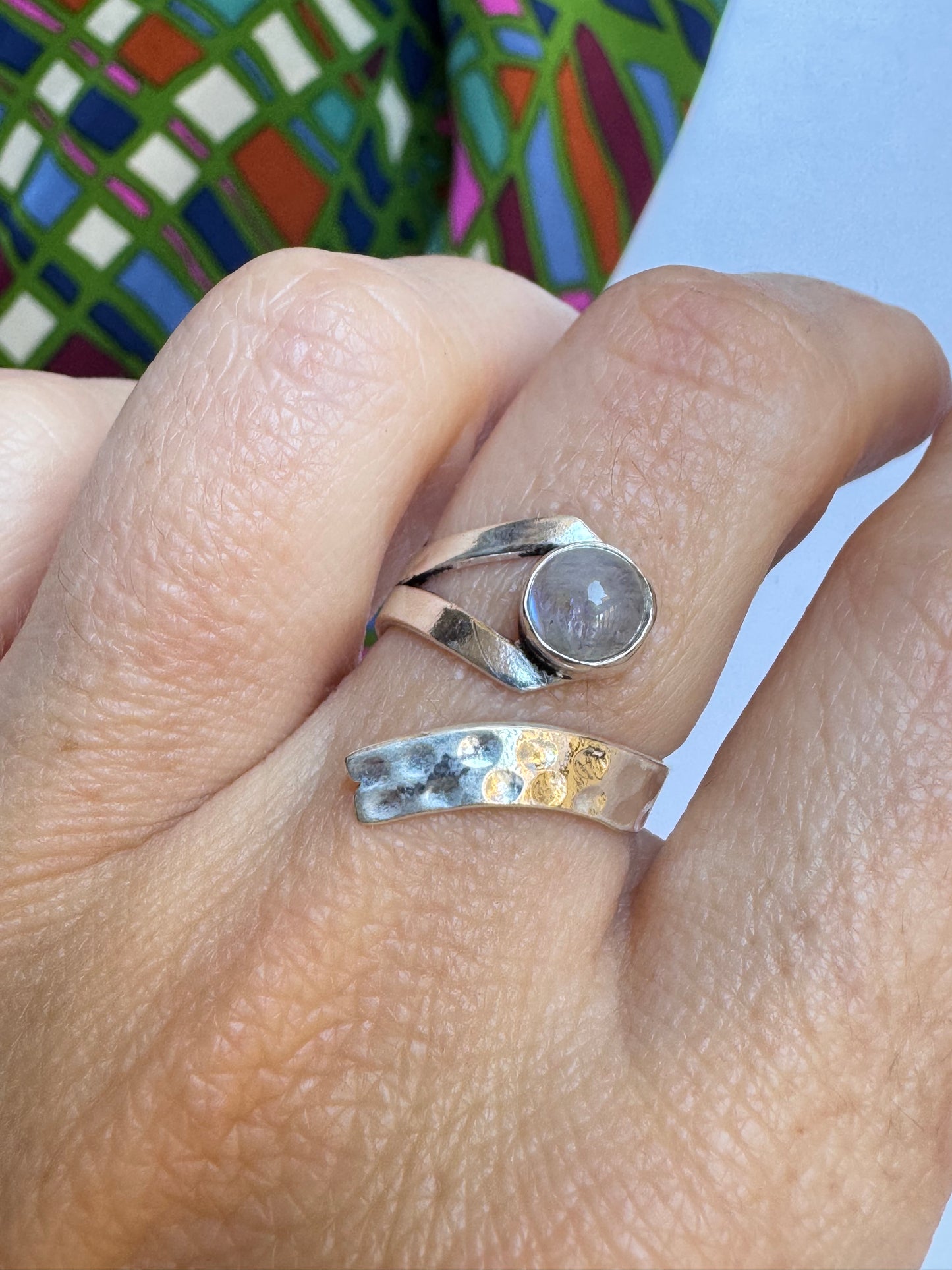 Anello boho argentato pietra di luna