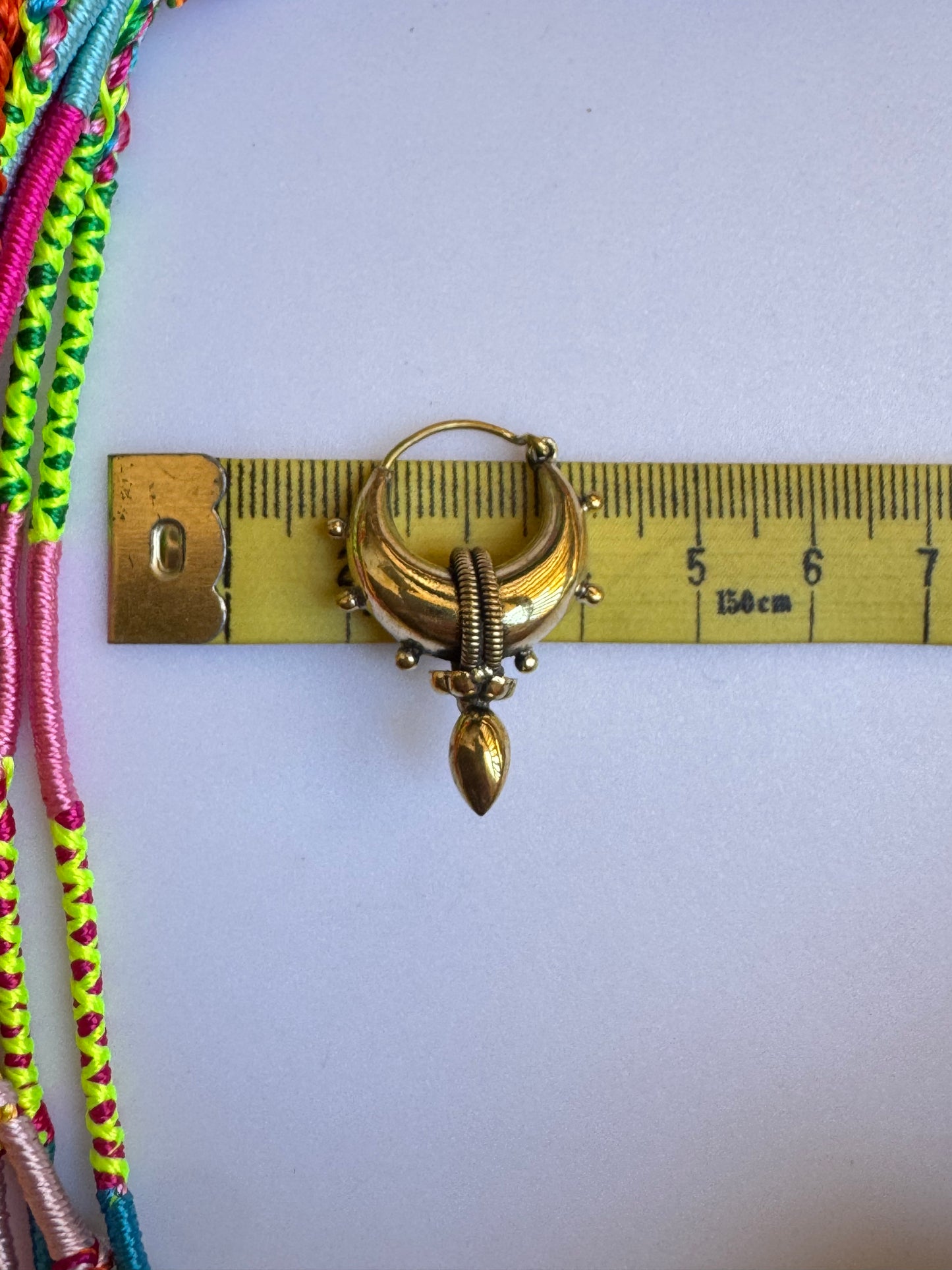Orecchini boho dorato tribali bombati punta