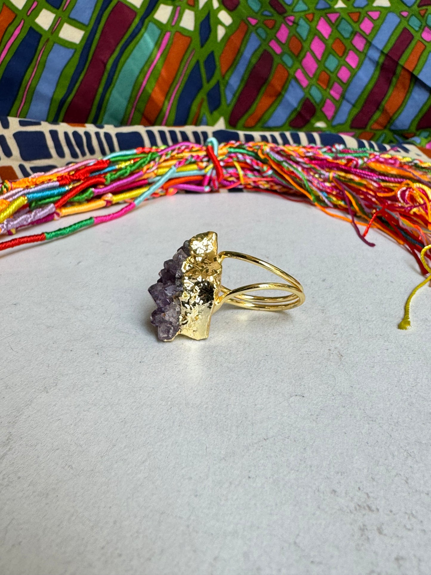 Golden ring with amethyst chips 1