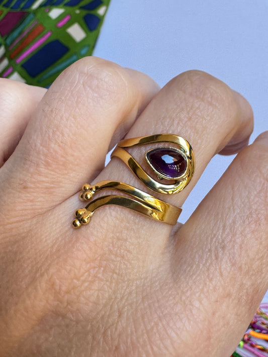 Violetter Boho-Ring, vergoldet