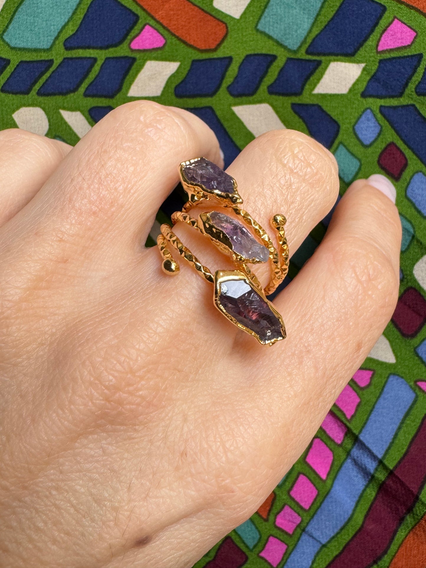 Golden ring with amethyst chips 6