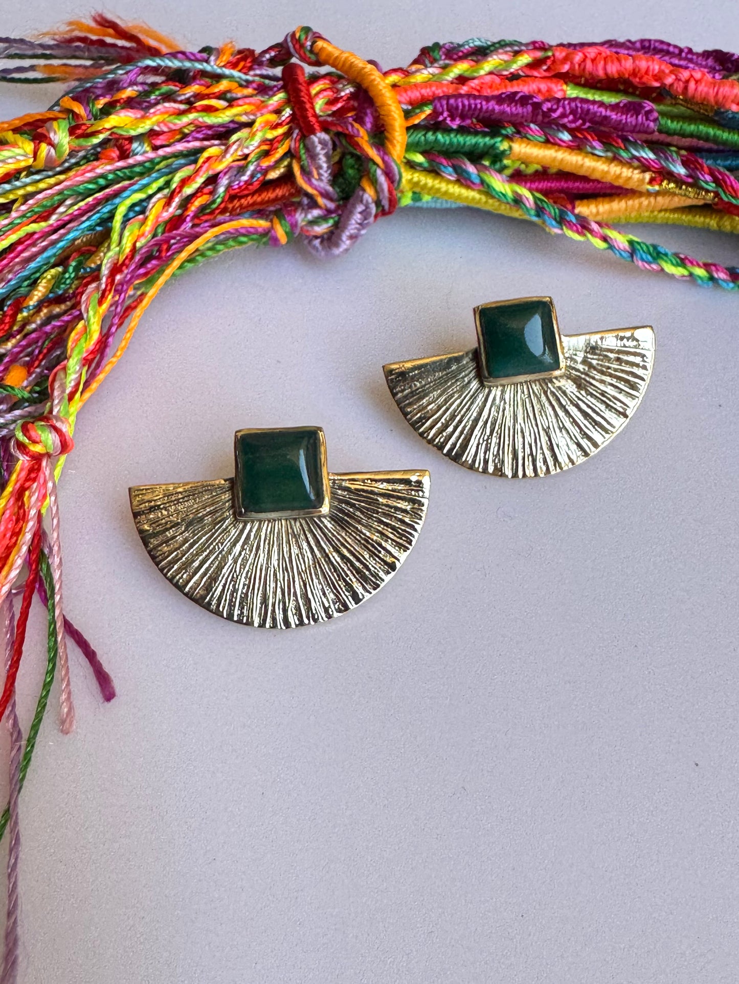 Orecchini boho dorato verde