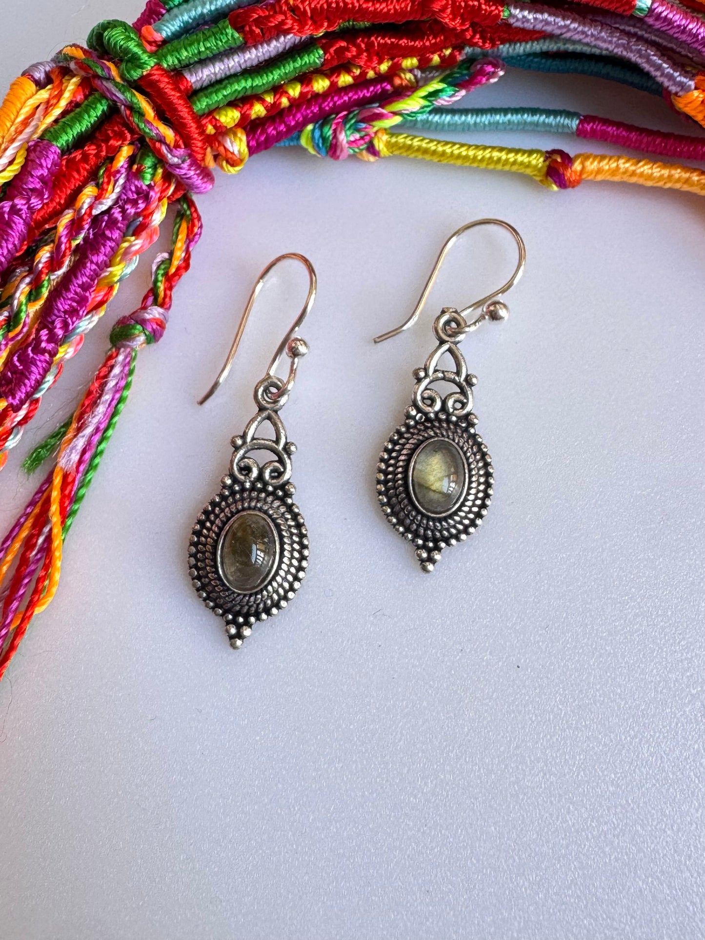 Orecchini boho argentato labradorite V2