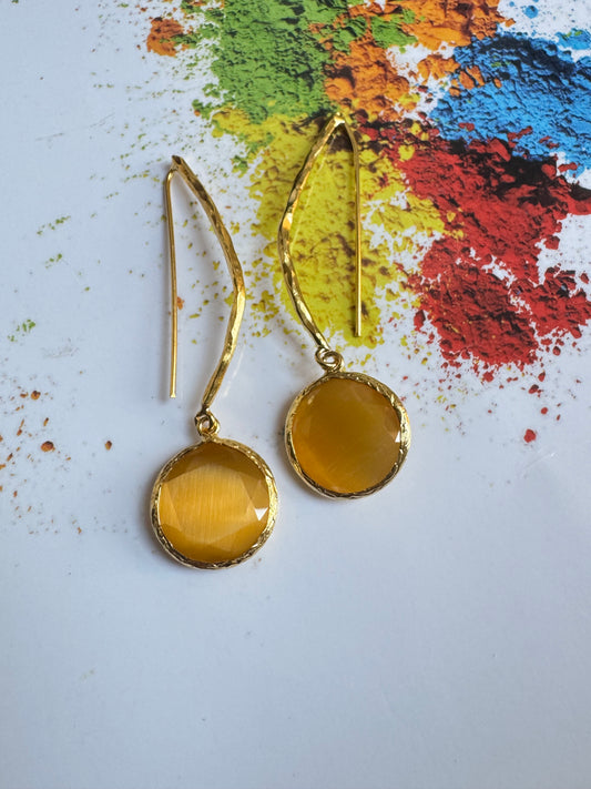Lange gelbe Ohrringe