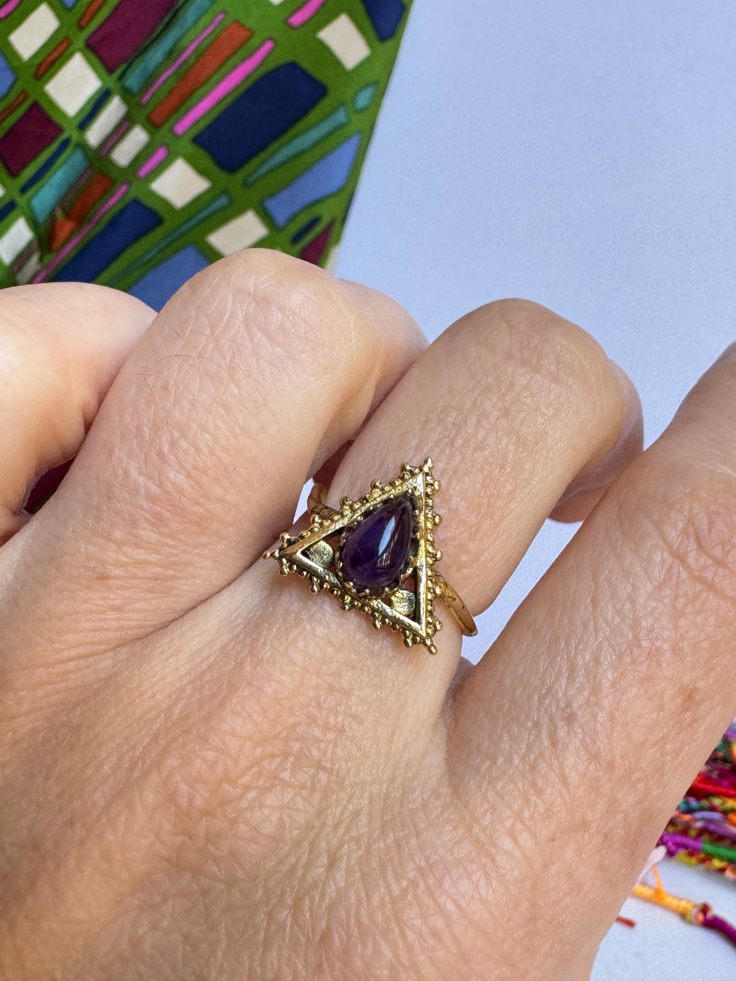 Anello boho dorato viola