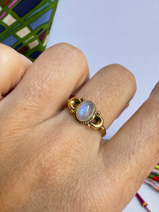 Boho-Ring vergoldet Regenbogen-Mondstein Größe 16/17