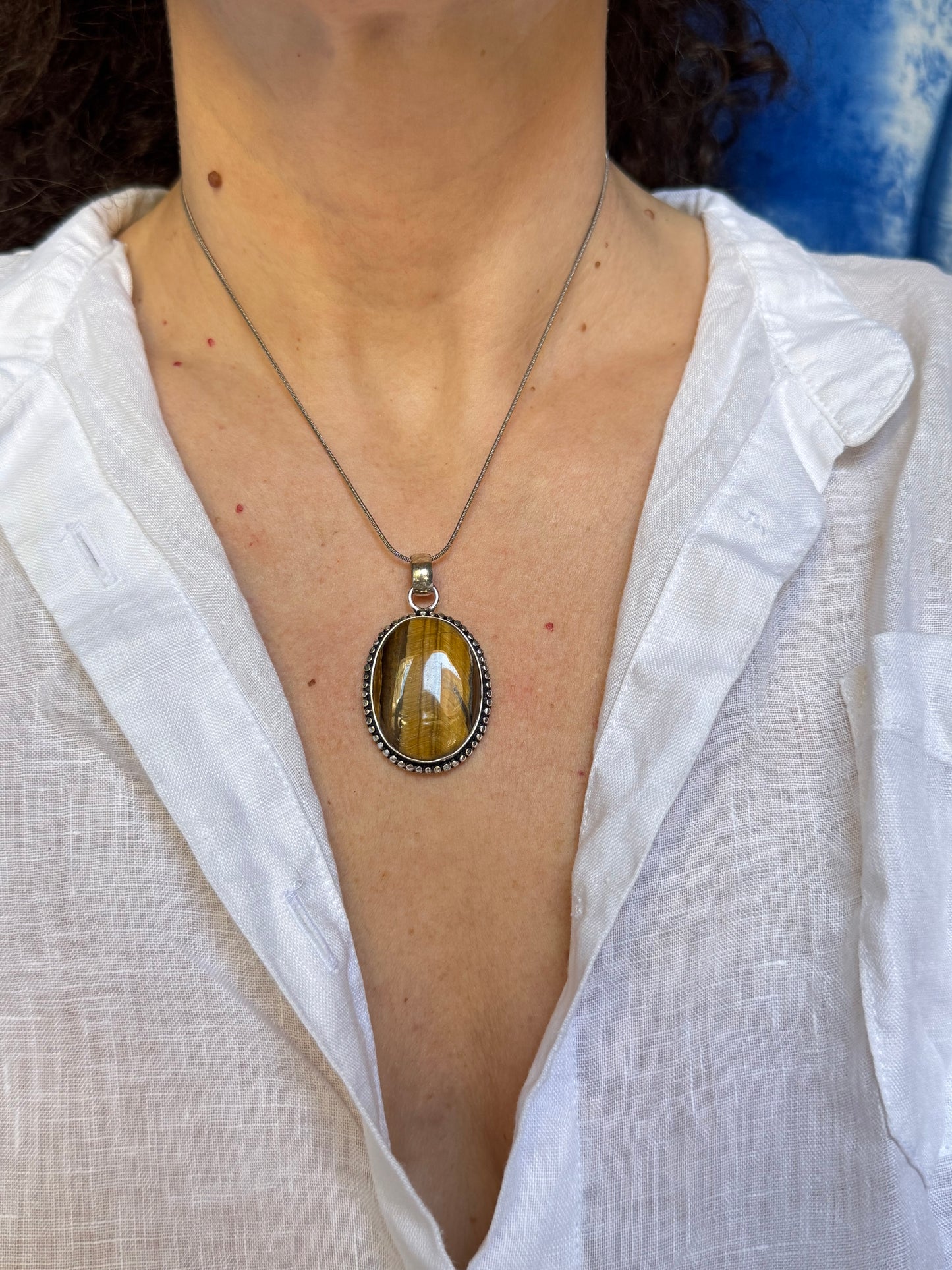 Ciondolo boho argentato occhio di tigre