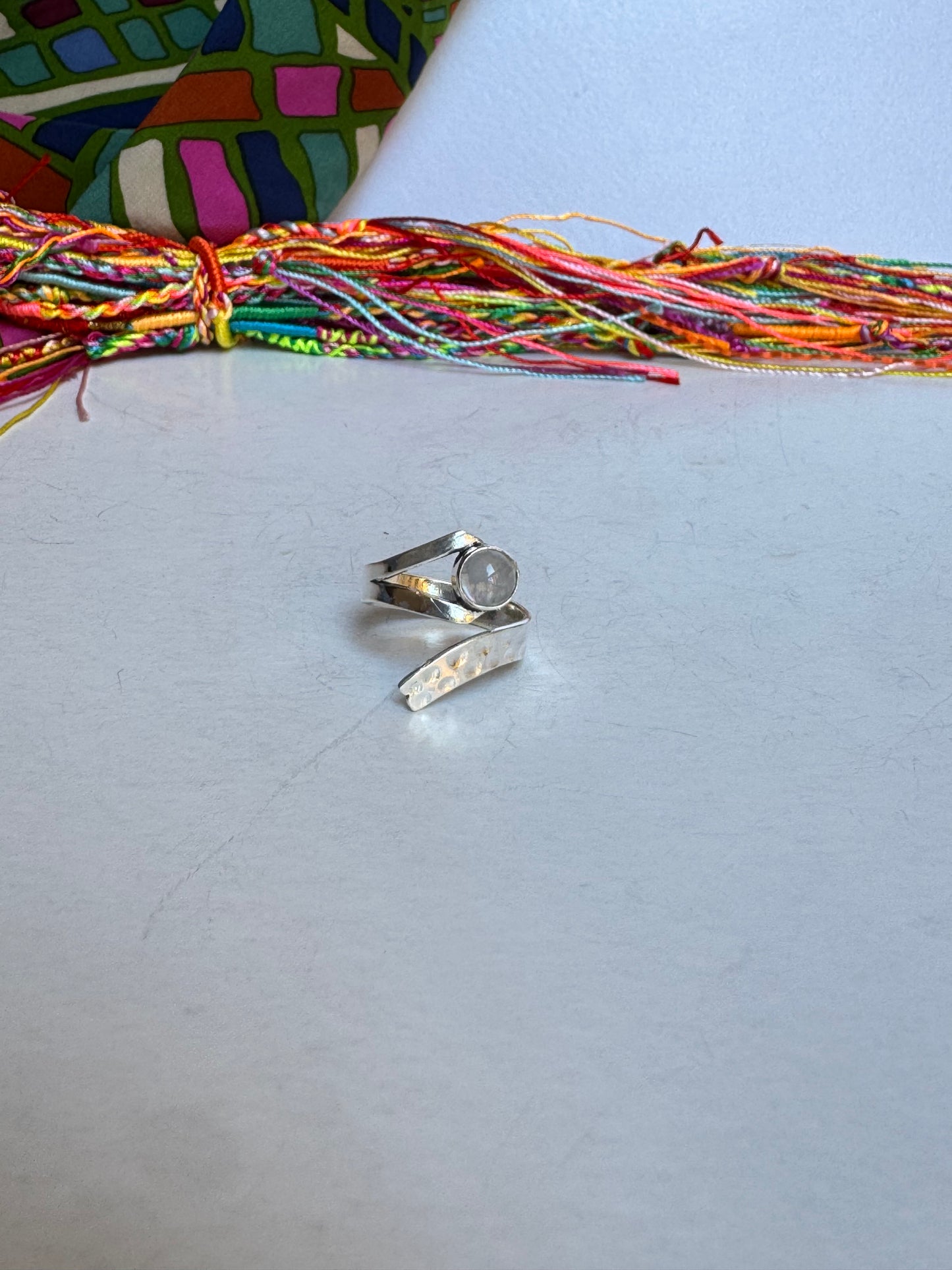 Anello boho argentato pietra di luna
