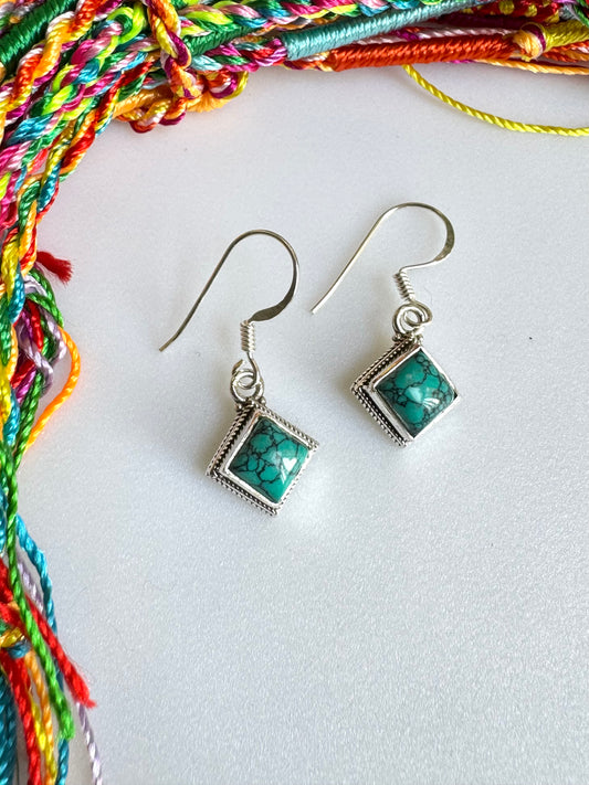 Türkise Howlith-Ohrringe aus 925er Silber