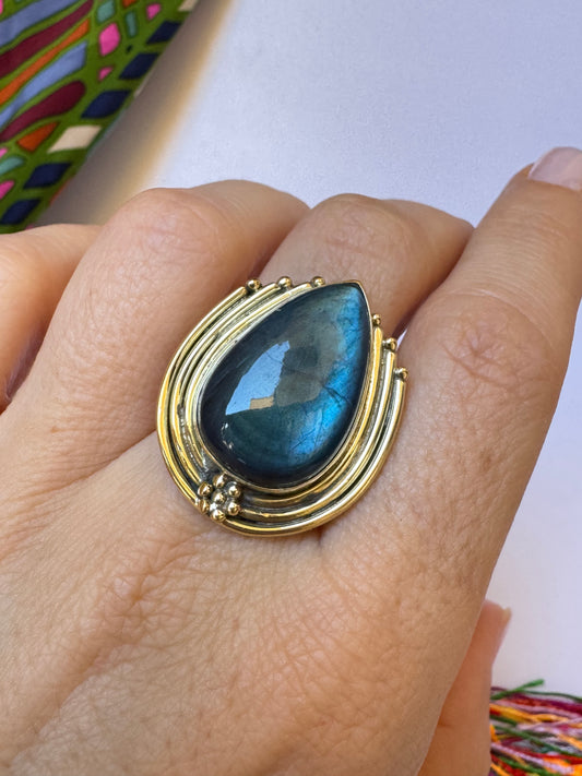 Anello boho dorato labradorite regolabile