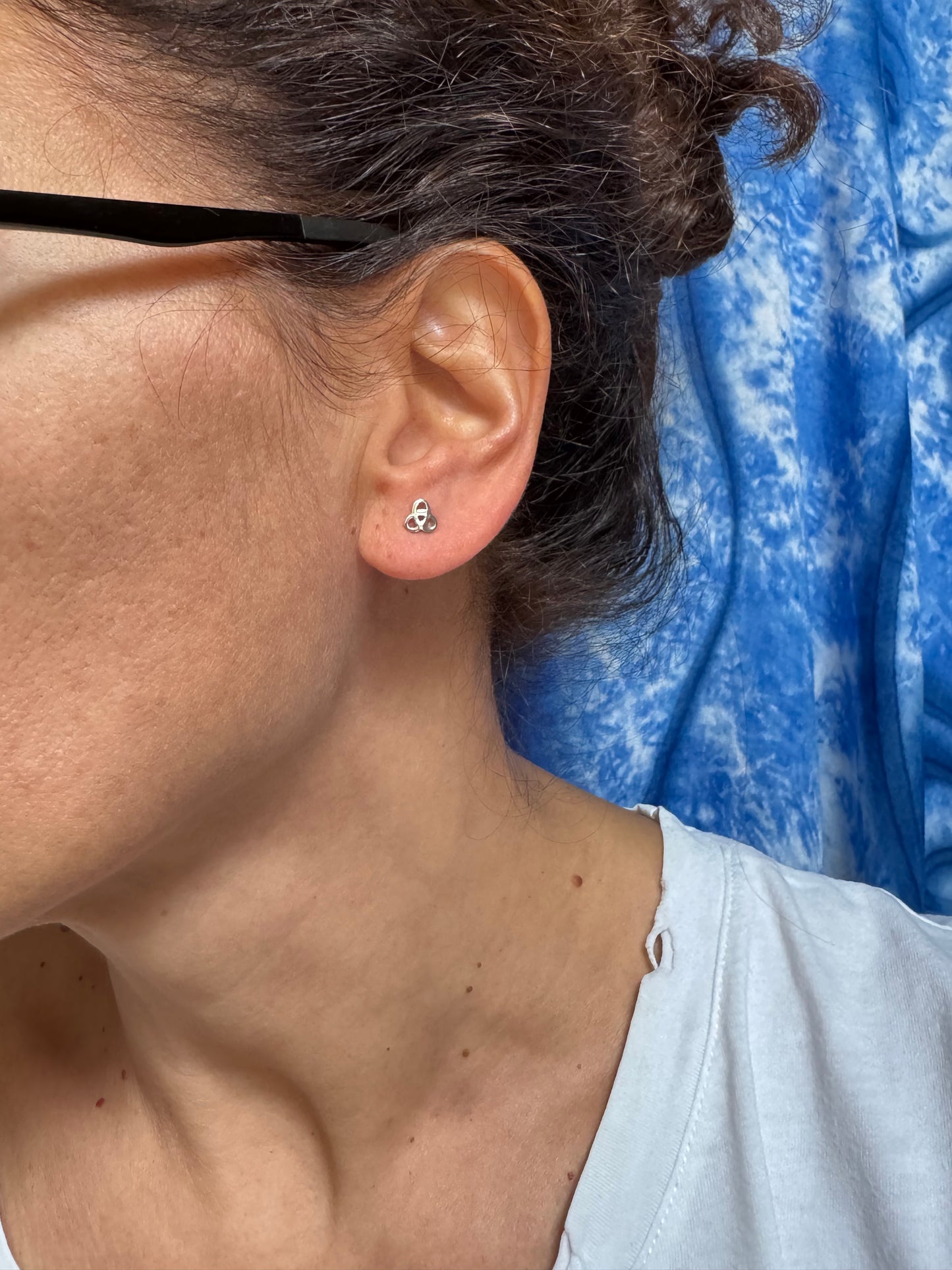 925 silver pretzel single lobe earring