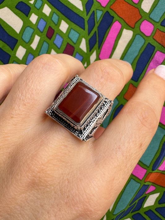 Antique vintage agate stone ring