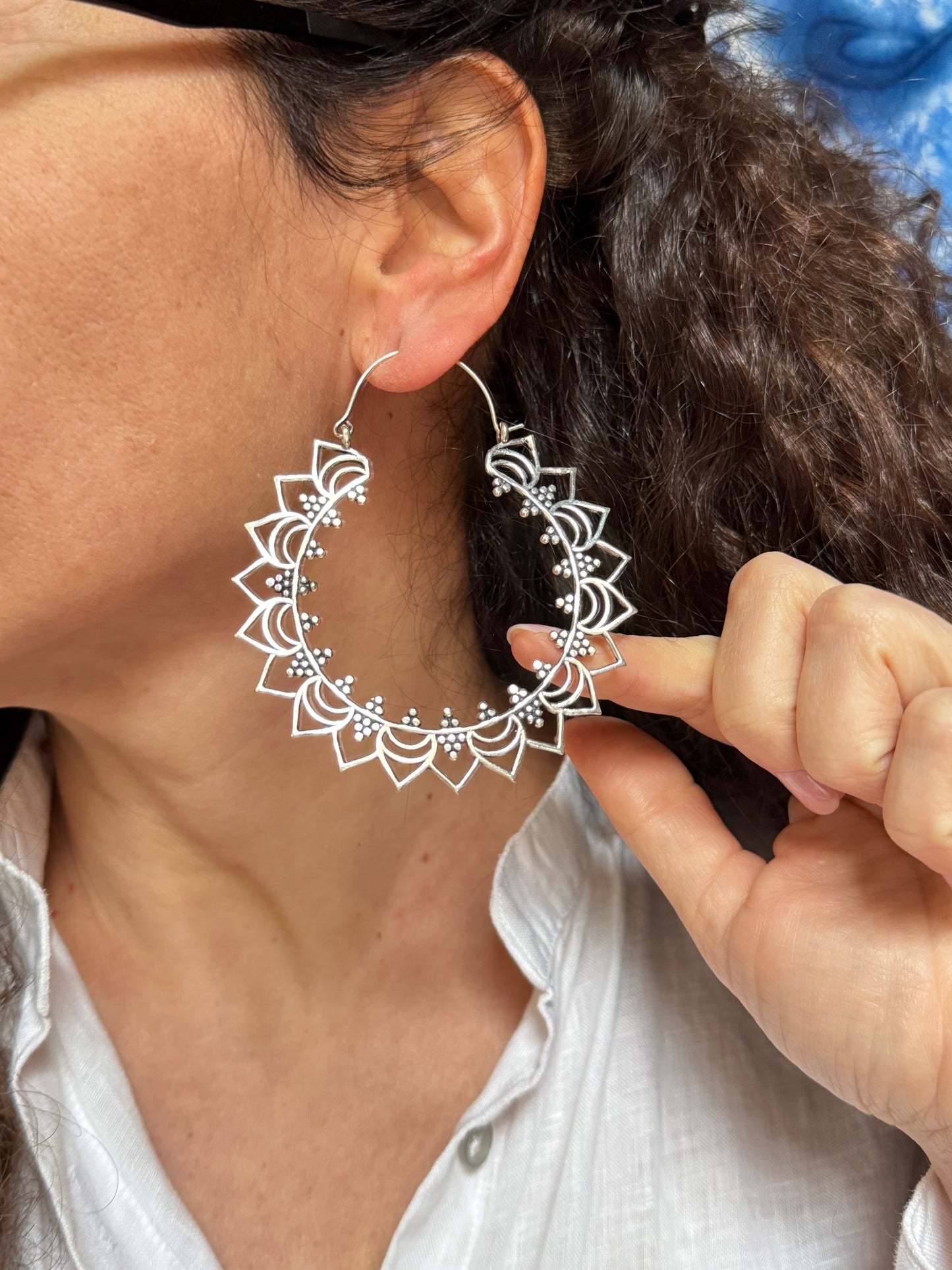 Orecchini boho argentati cerchi cupole