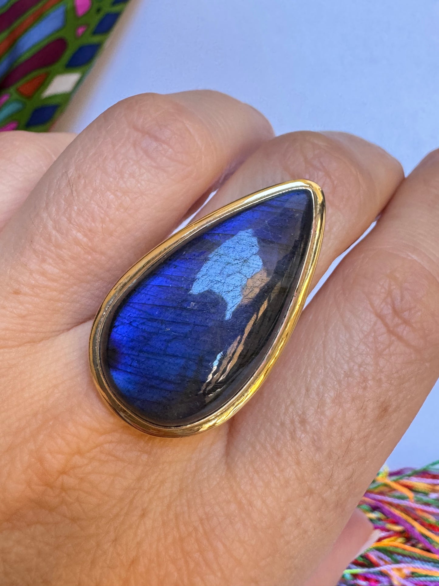 Anello boho dorato labradorite regolabile