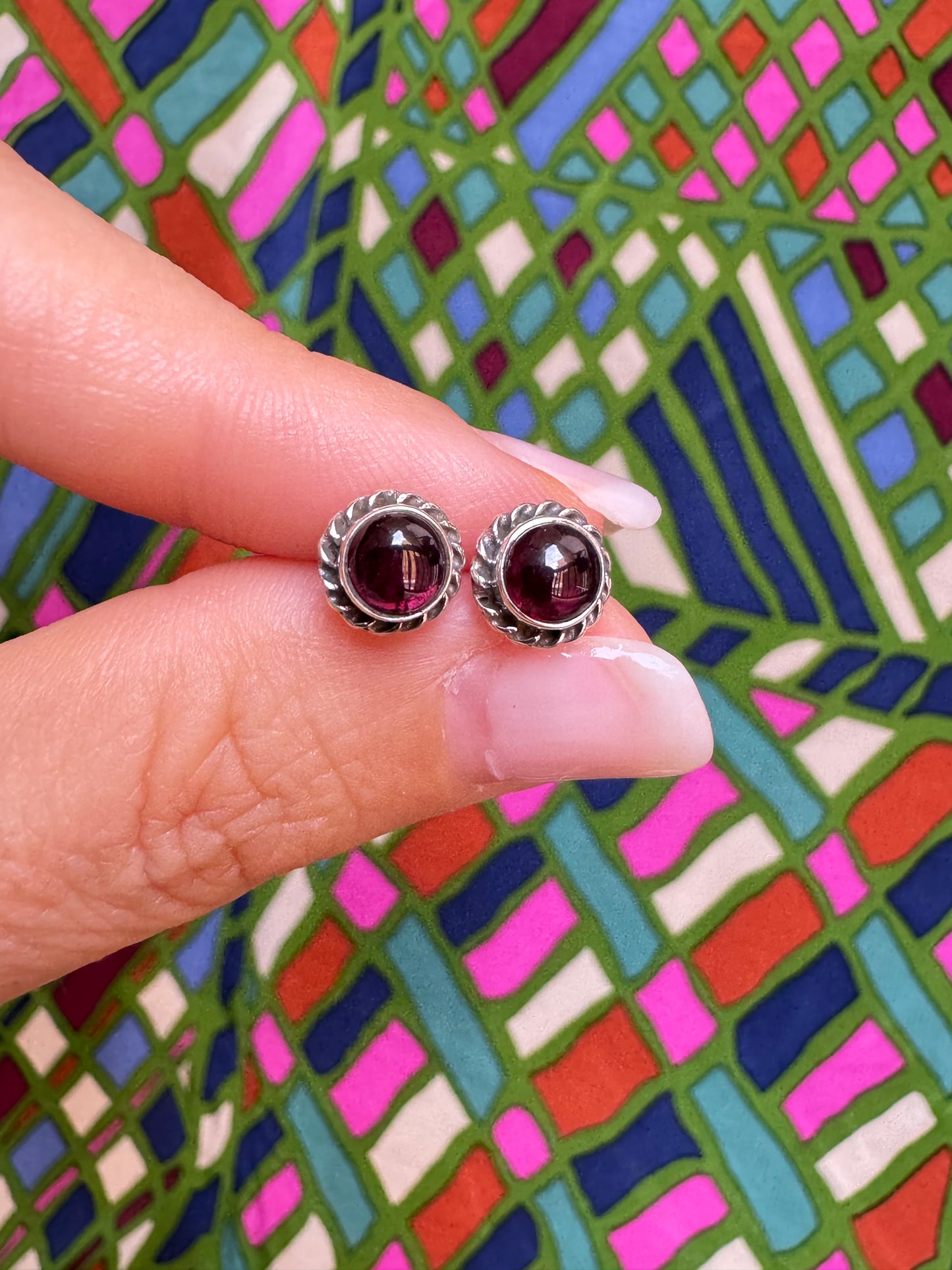 Mini lobe earrings 925 silver garnet