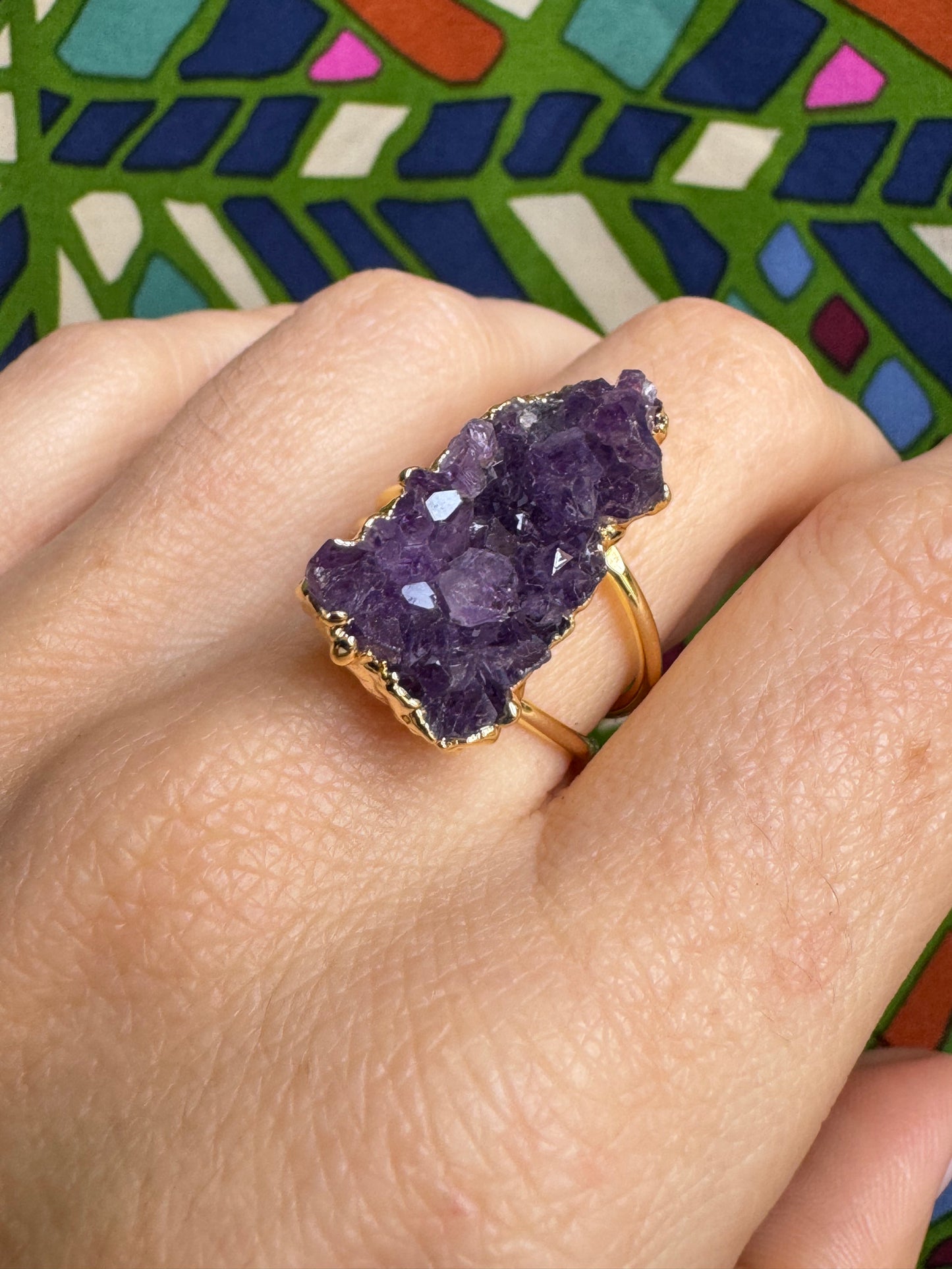 Golden ring with amethyst chips 3